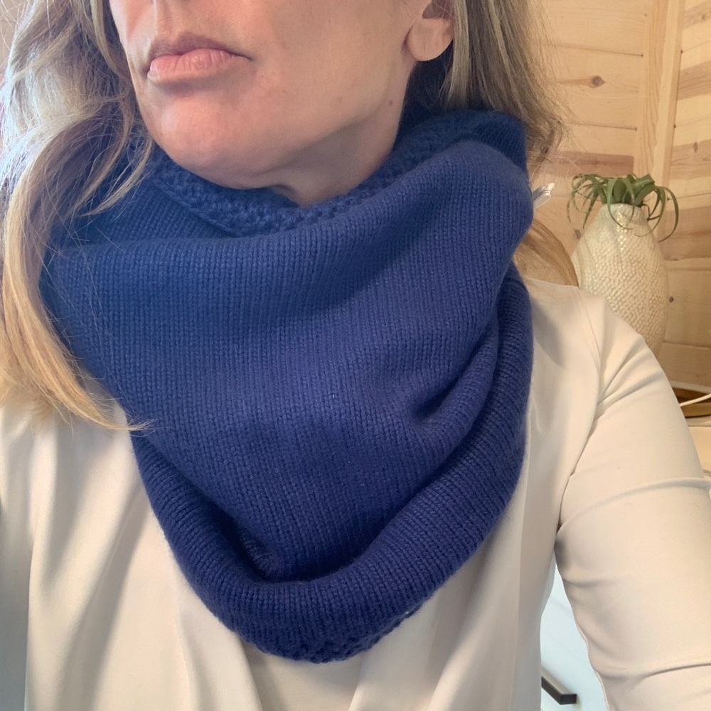 Saks 5th Ave, Portolano neck scarf, reversible